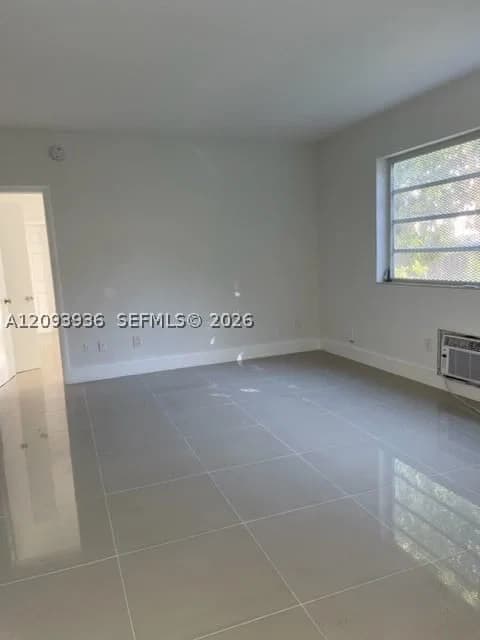 1-bedroom Condo — 7725 Carlyle Ave #6, Miami Beach, FL 33141