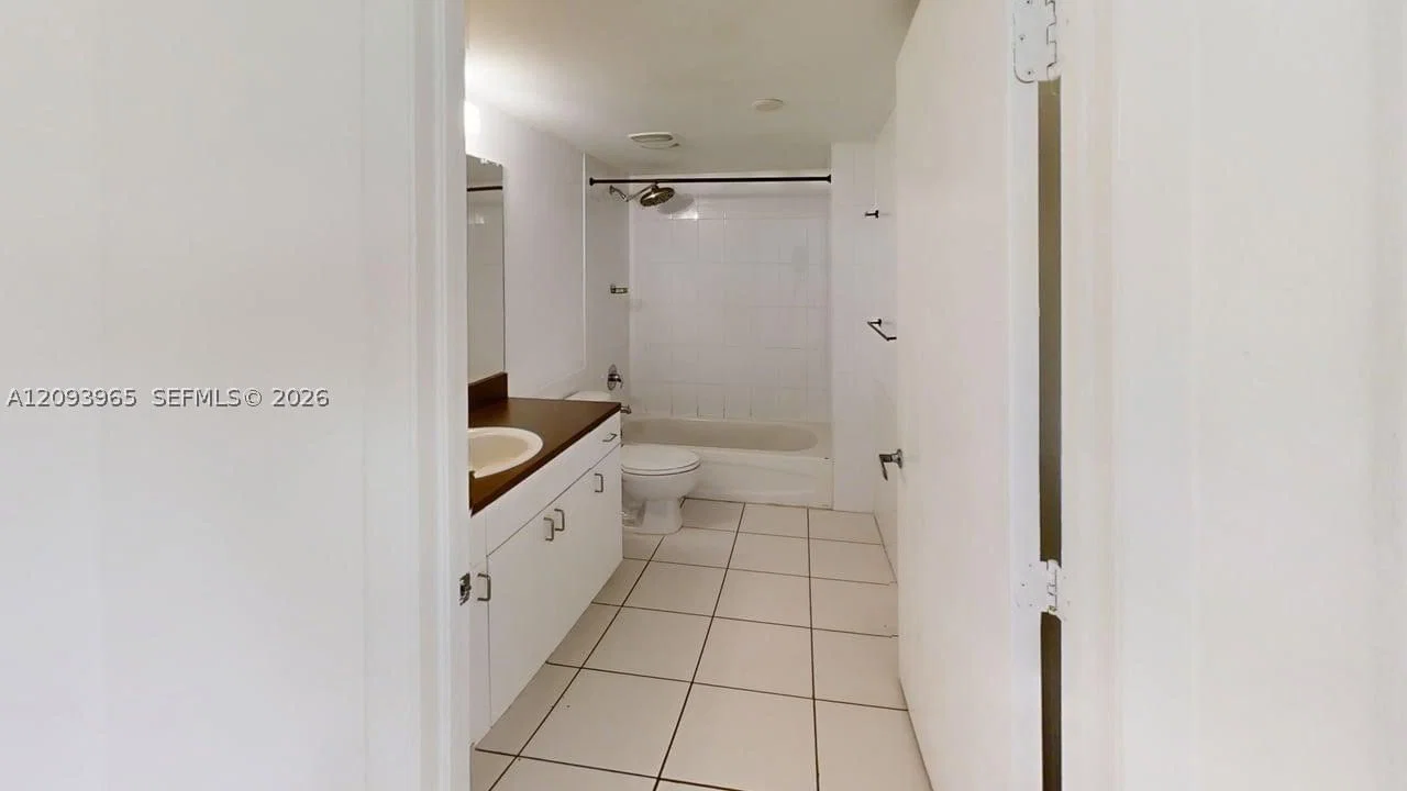 2-bedroom Condo — 219 12th Ave #514, Miami, FL 33128