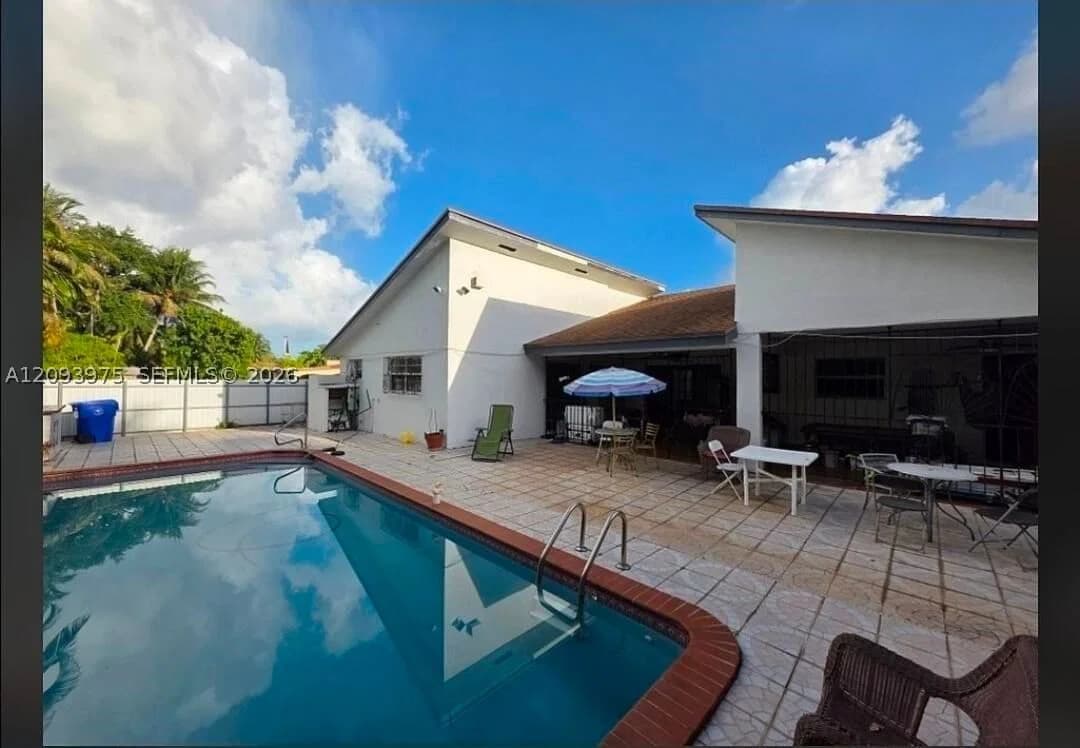 5-bedroom Single-Family Home — 3950 4th St, Coral Gables, FL 33134