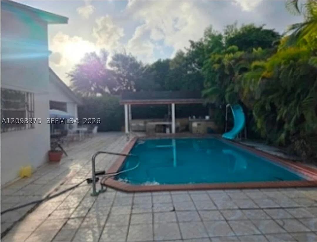 5-bedroom Single-Family Home — 3950 4th St, Coral Gables, FL 33134