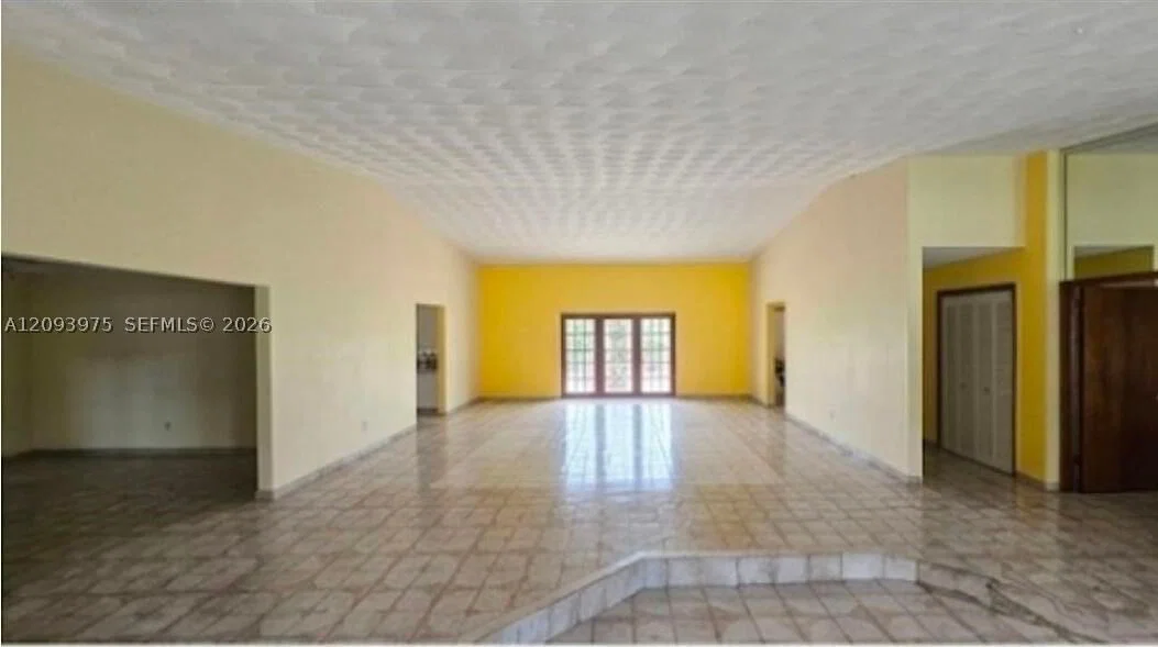 5-bedroom Single-Family Home — 3950 4th St, Coral Gables, FL 33134