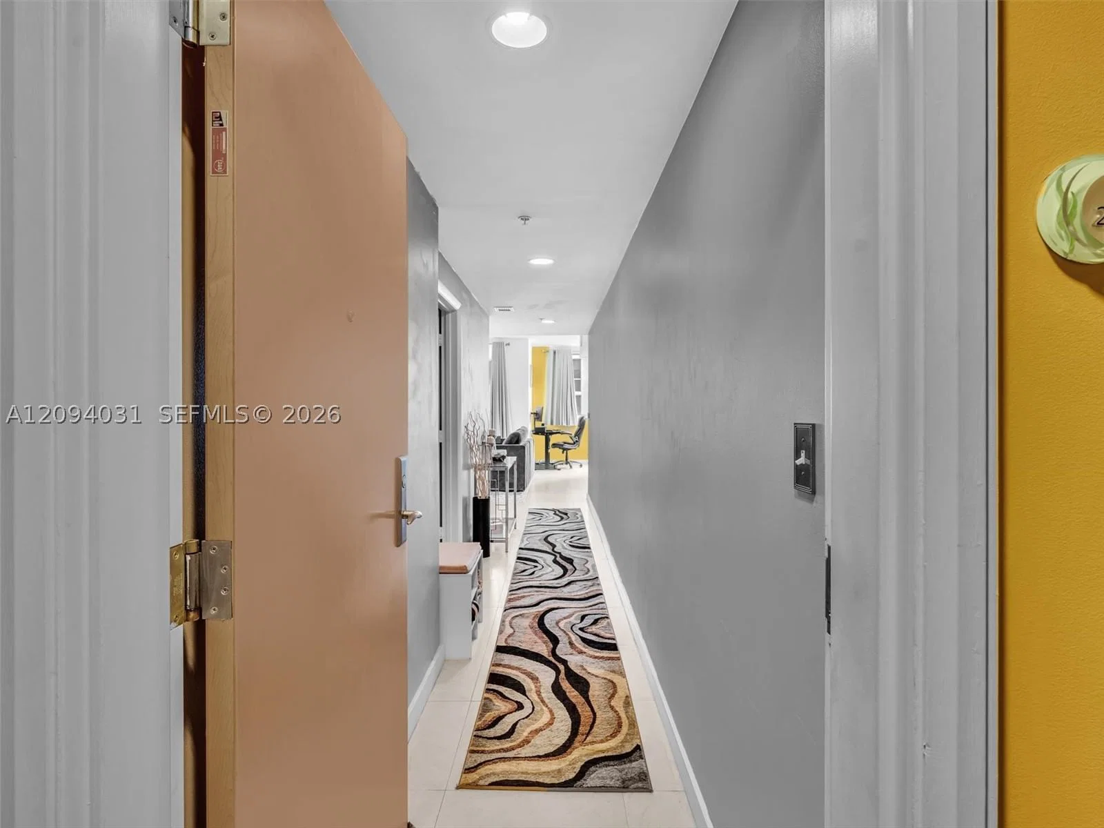 1-bedroom Condo — 253 2nd St #2208, Miami, FL 33132