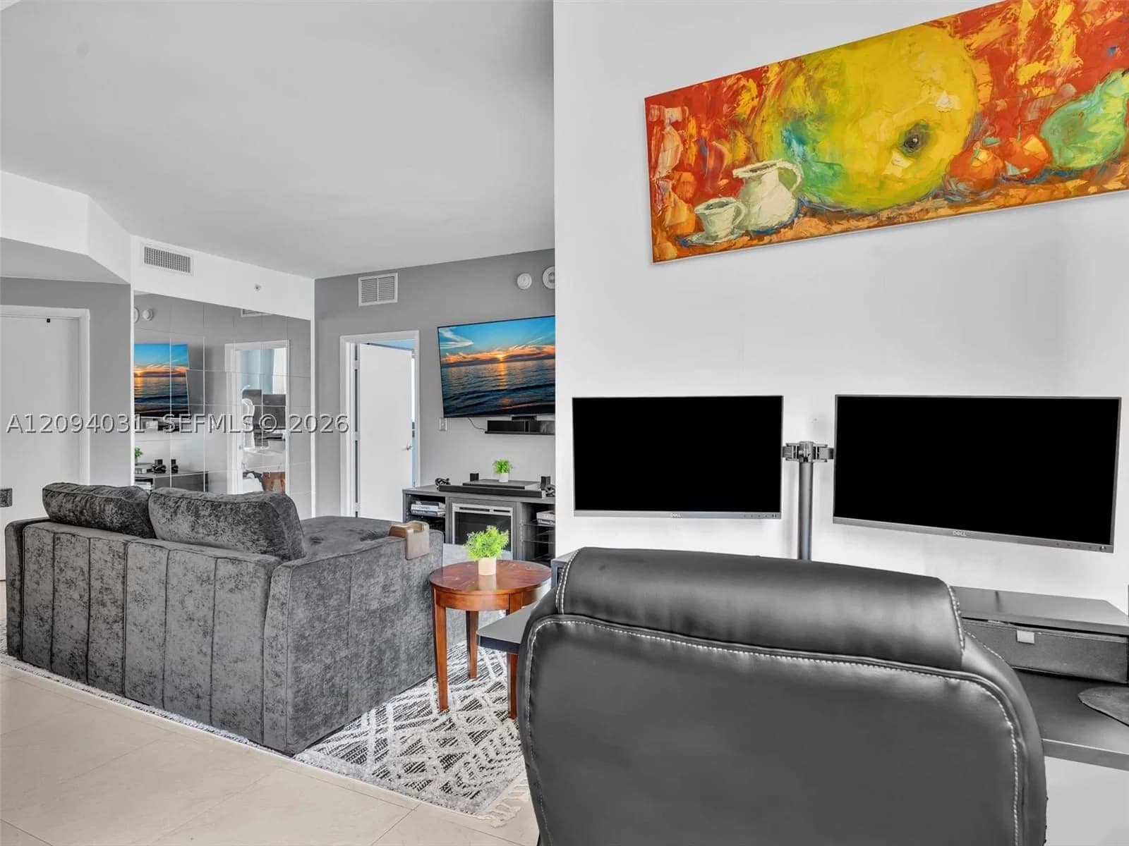 1-bedroom Condo — 253 2nd St #2208, Miami, FL 33132