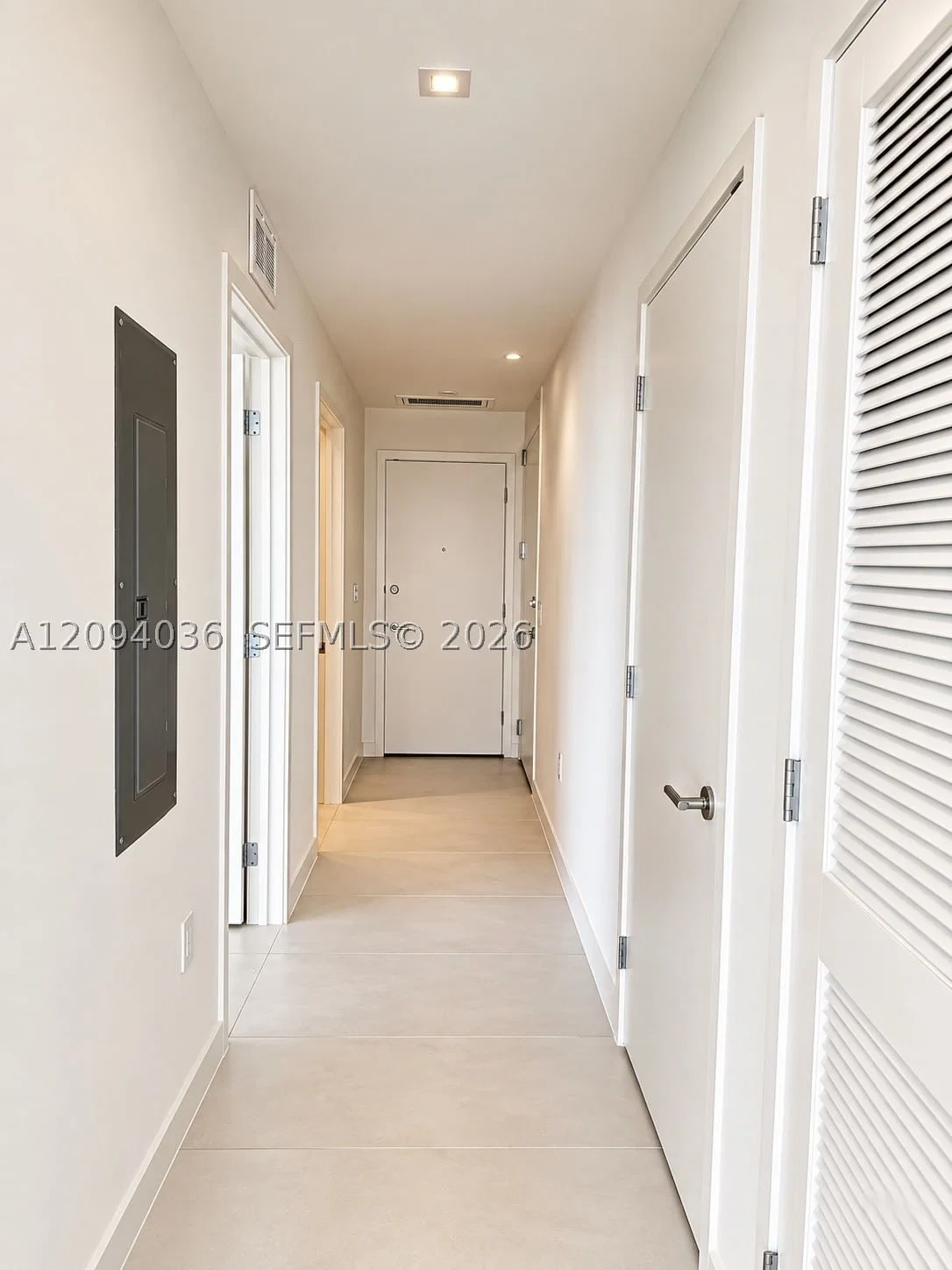 1-bedroom Condo — 1400 BISCAYNE BLVD #2907, Miami, FL 33132
