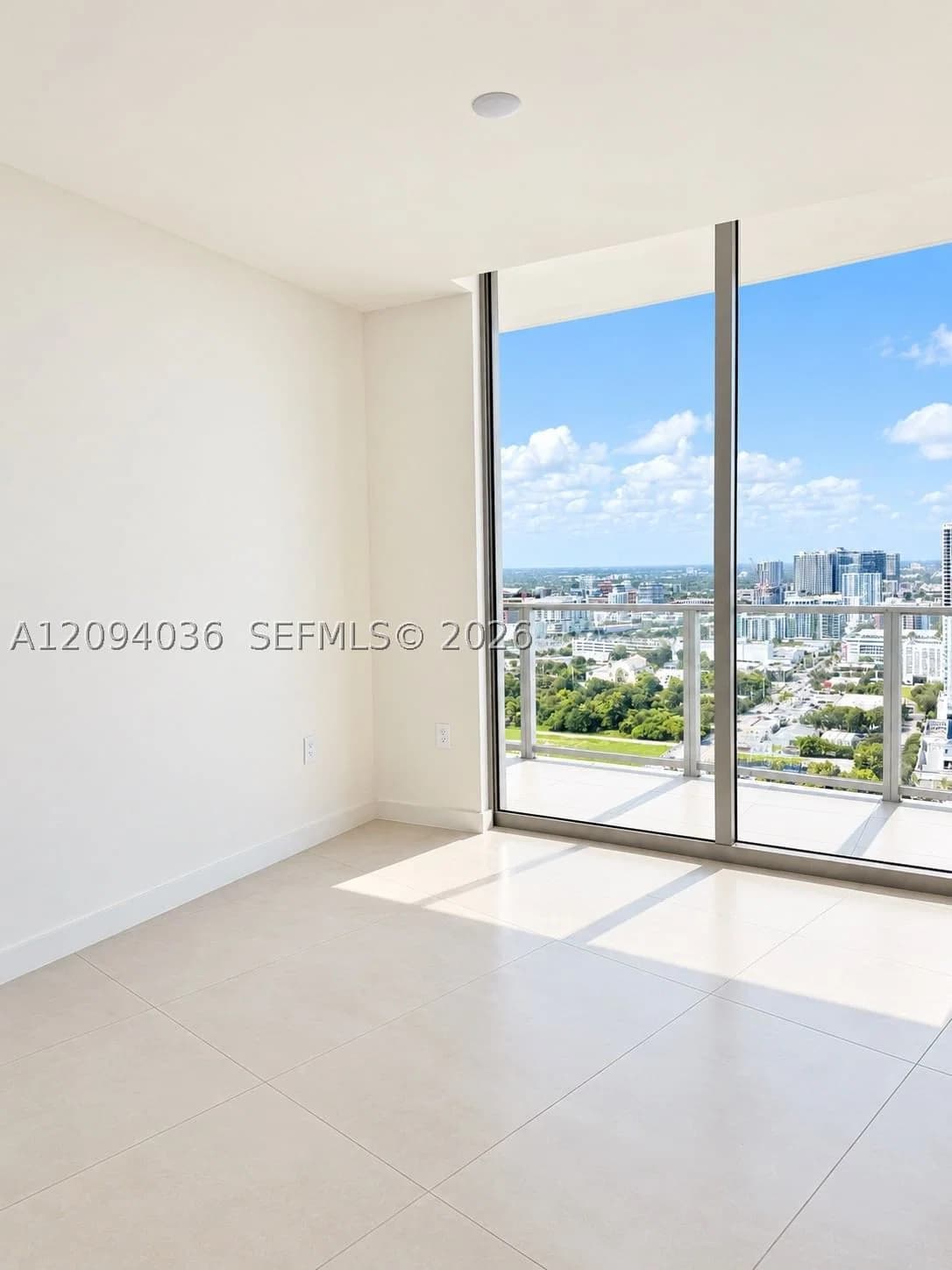 1-bedroom Condo — 1400 BISCAYNE BLVD #2907, Miami, FL 33132