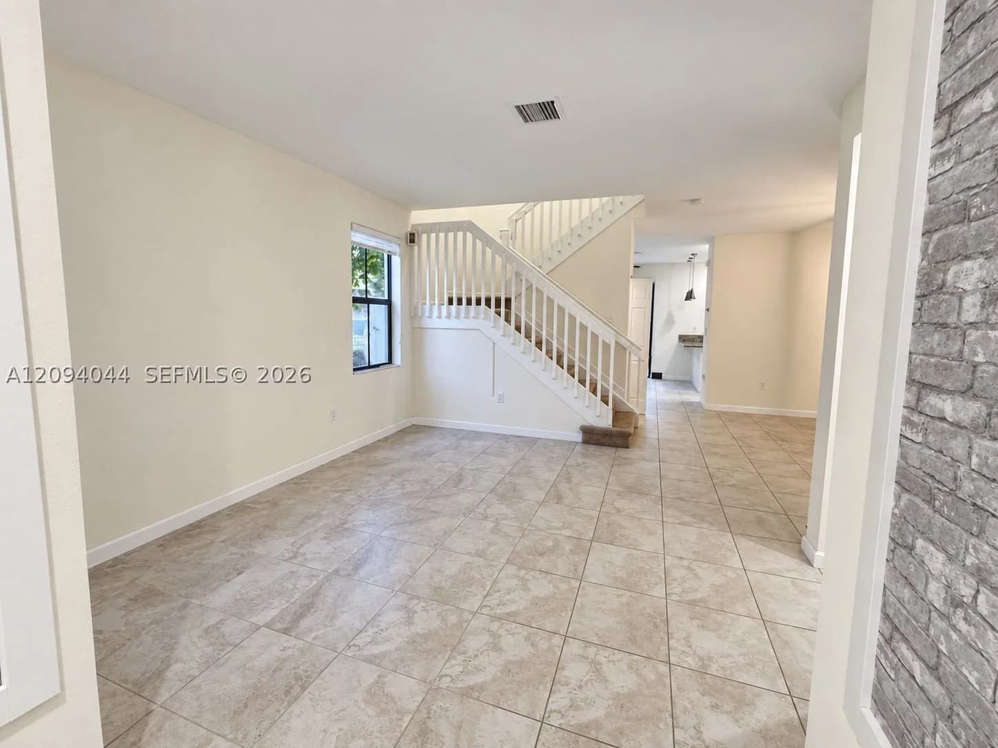 3-bedroom Townhouse — 10306 33rd Ln, Hialeah, FL 33018