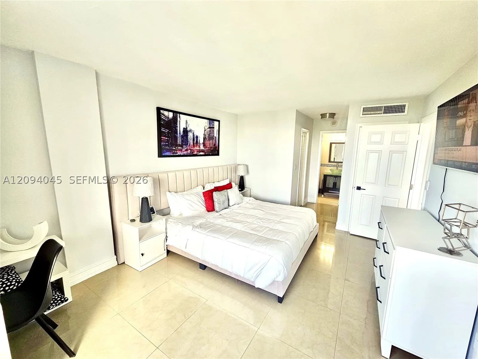1-bedroom Condo — 1020 Meridian Ave #612, Miami Beach, FL 33139