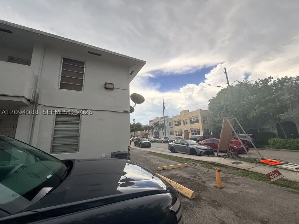 2-bedroom Property — 990 4th St #7, Miami, FL 33130