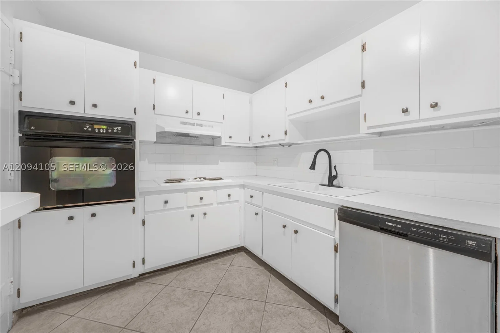 1+1 Condo — 400 Kings Point Dr #1427, Sunny Isles Beach, FL 33160