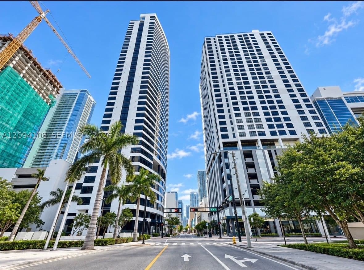 1+1 Condo — 225 Miami Ave #504, Miami, FL 33128