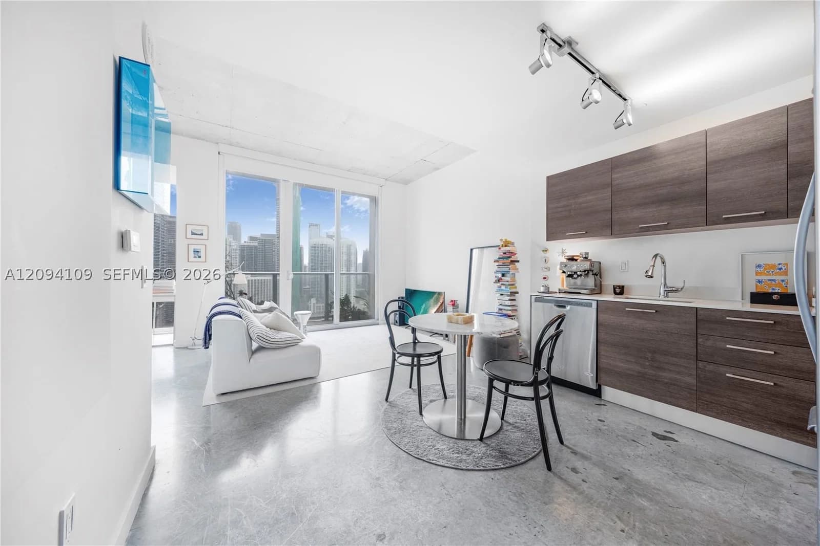 1-bedroom Condo — 151 1st St #2503, Miami, FL 33131