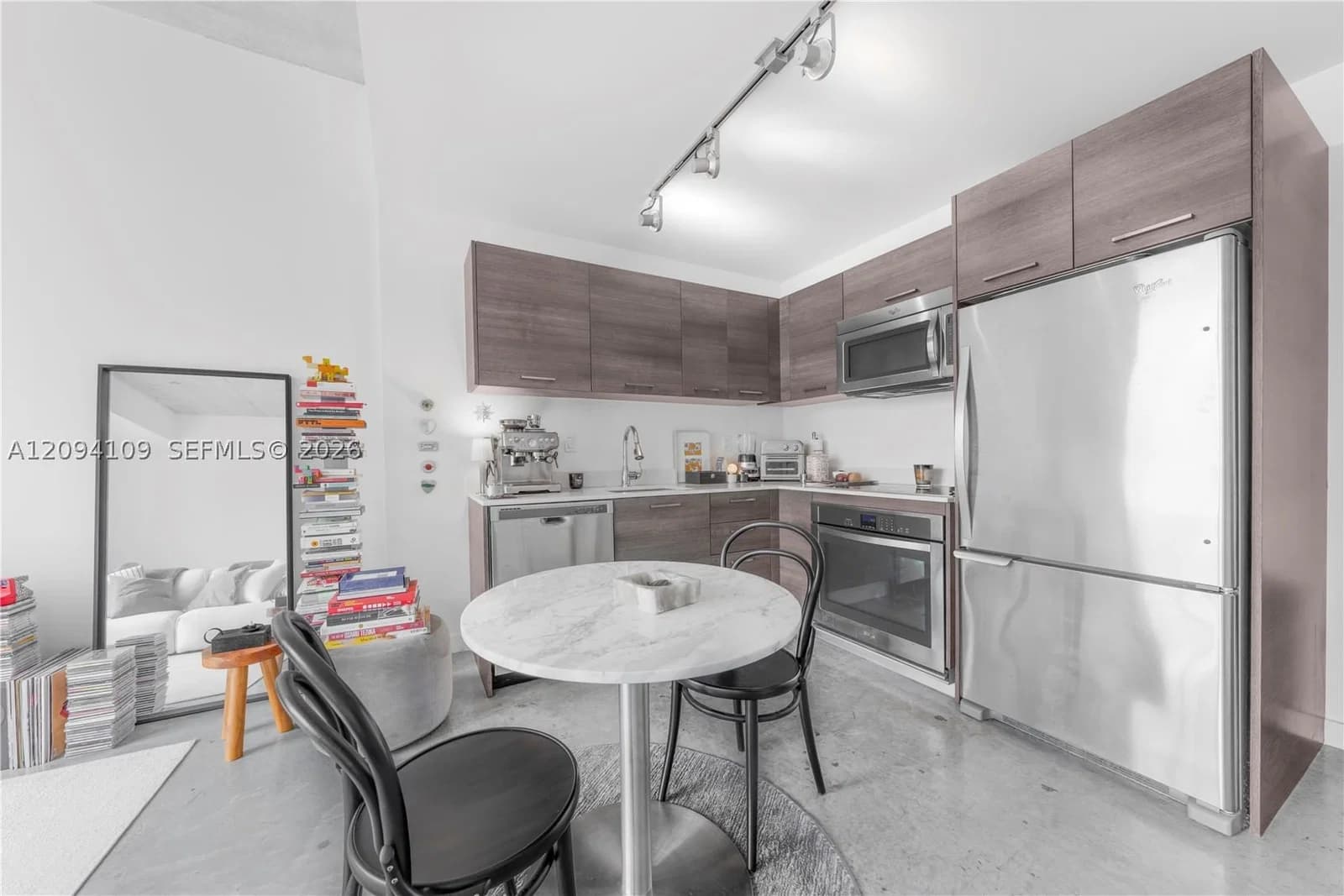 1-bedroom Condo — 151 1st St #2503, Miami, FL 33131