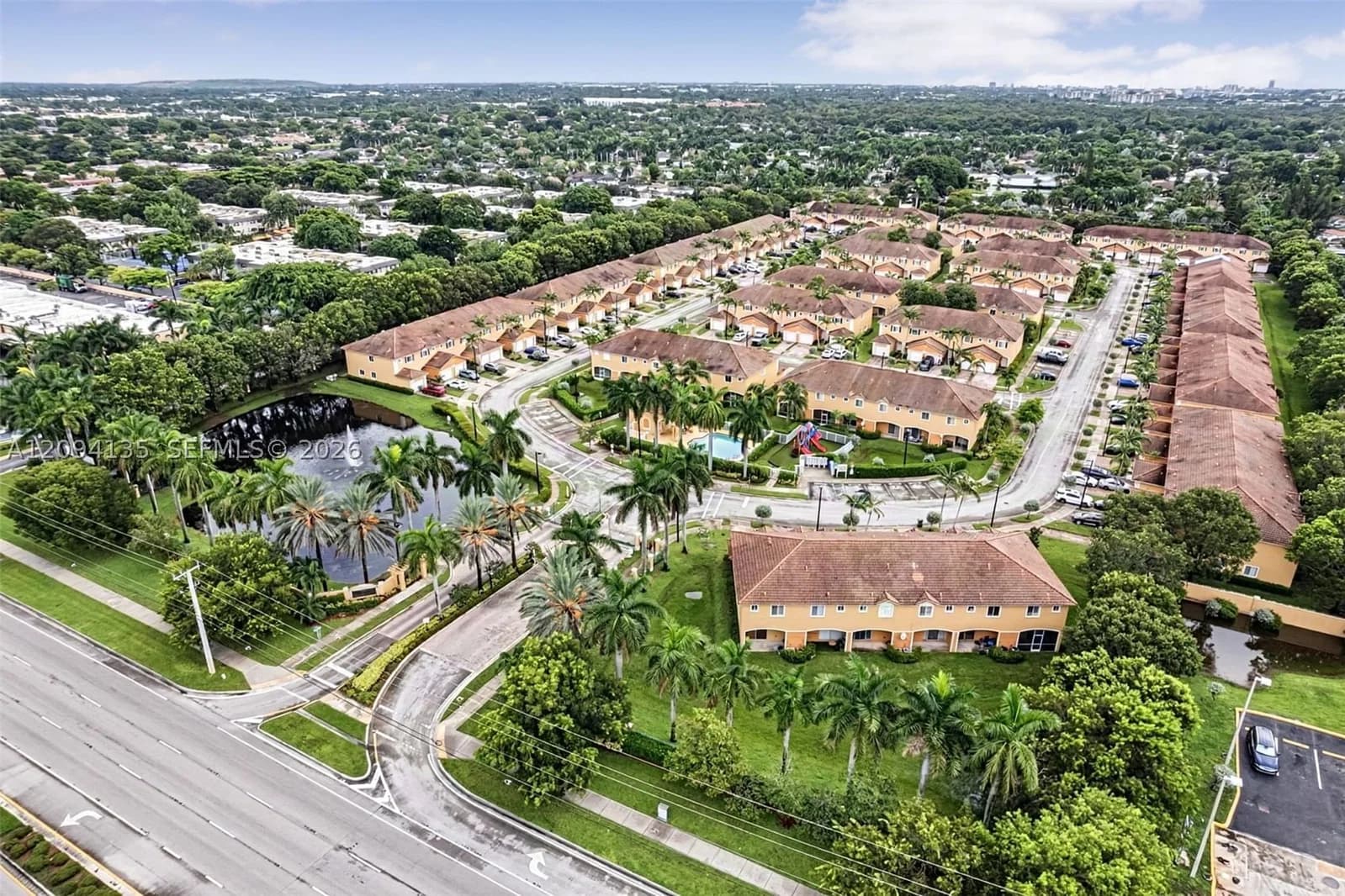 3+1 Townhouse — 590 PRINCESS DRIVE, Margate, FL 33068