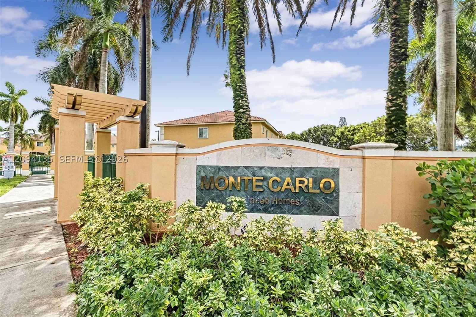 3+1 Townhouse — 590 PRINCESS DRIVE, Margate, FL 33068