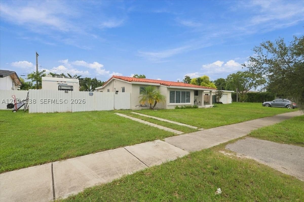 3+1 Müstakil ev — 9625 Dominican Dr, Cutler Bay, FL 33189