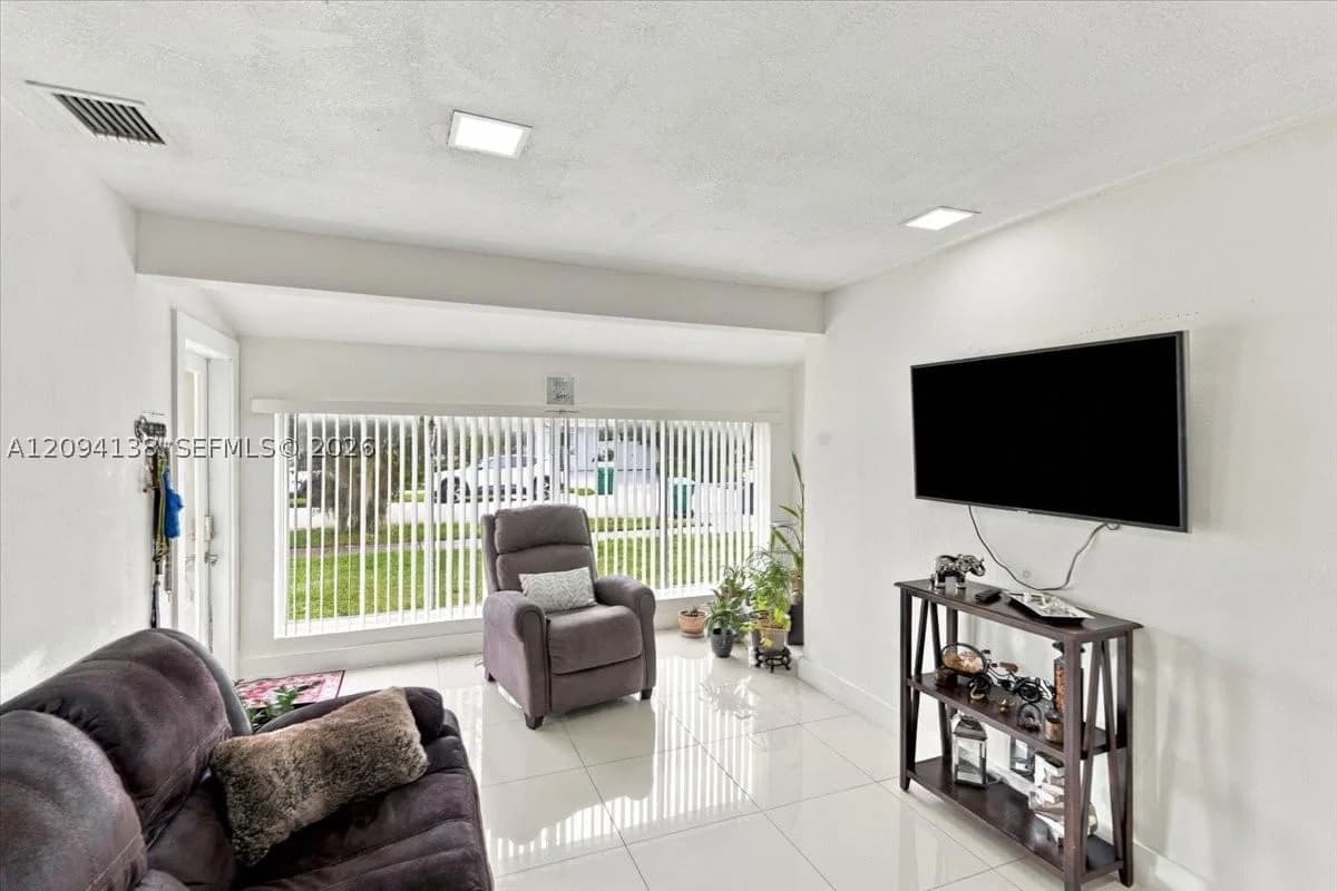 3+1 Müstakil ev — 9625 Dominican Dr, Cutler Bay, FL 33189