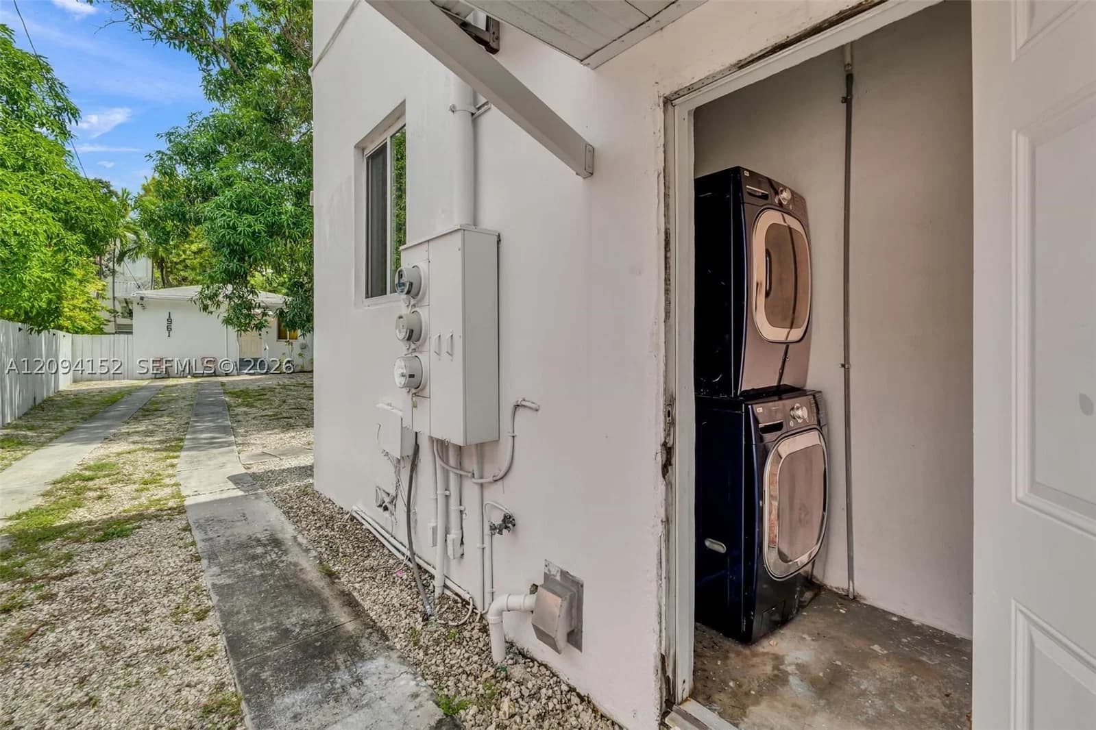 Mülk — 1963 17th Ct, Miami, FL 33145