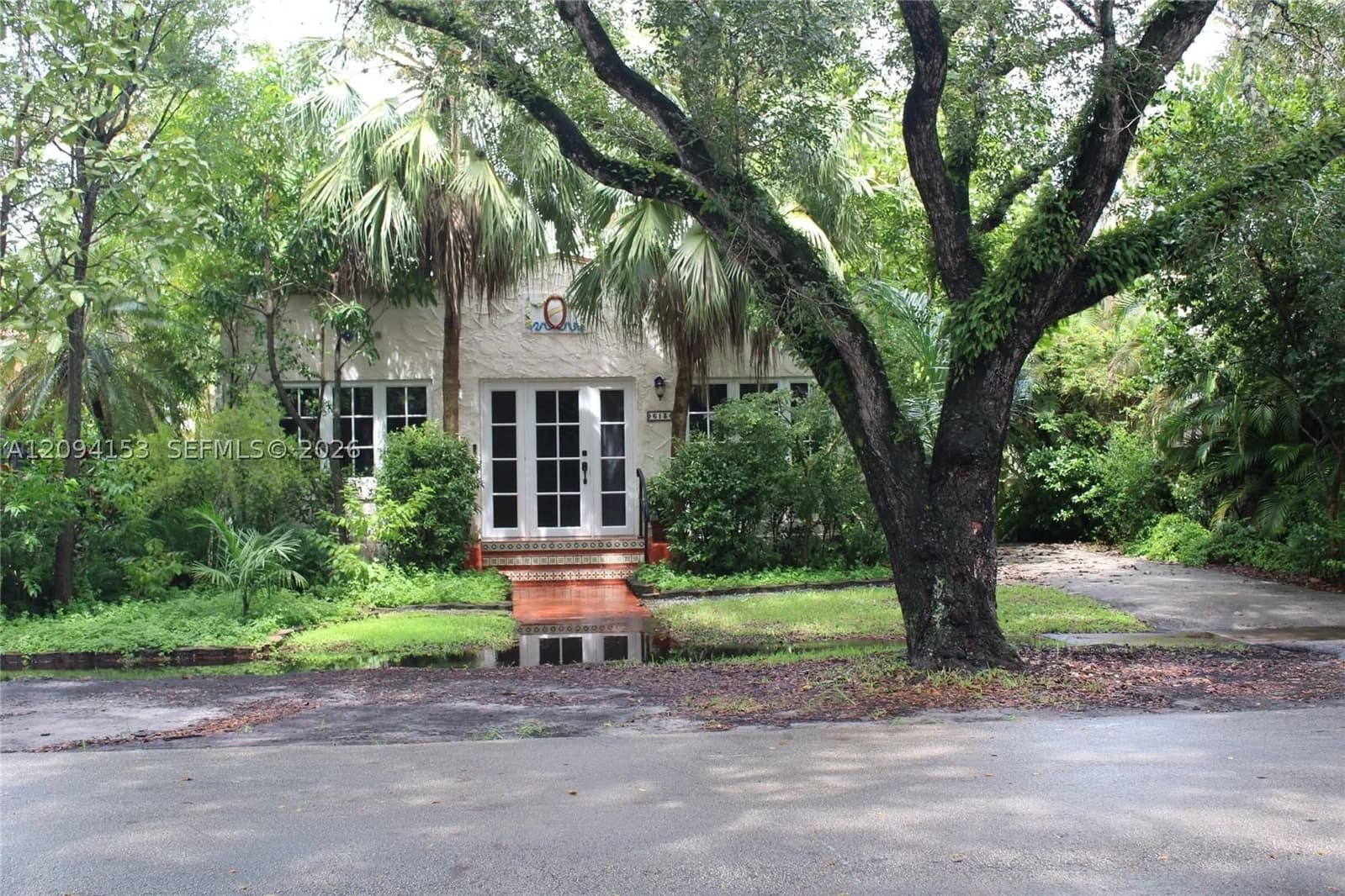 3+1 Müstakil ev — 613 Navarre Ave, Coral Gables, FL 33134