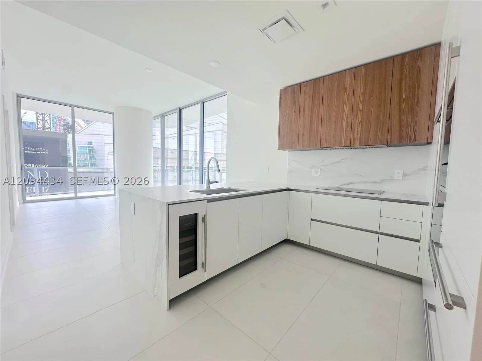 2-bedroom Condo — 1400 Biscayne Blvd #402, Miami, FL 33132