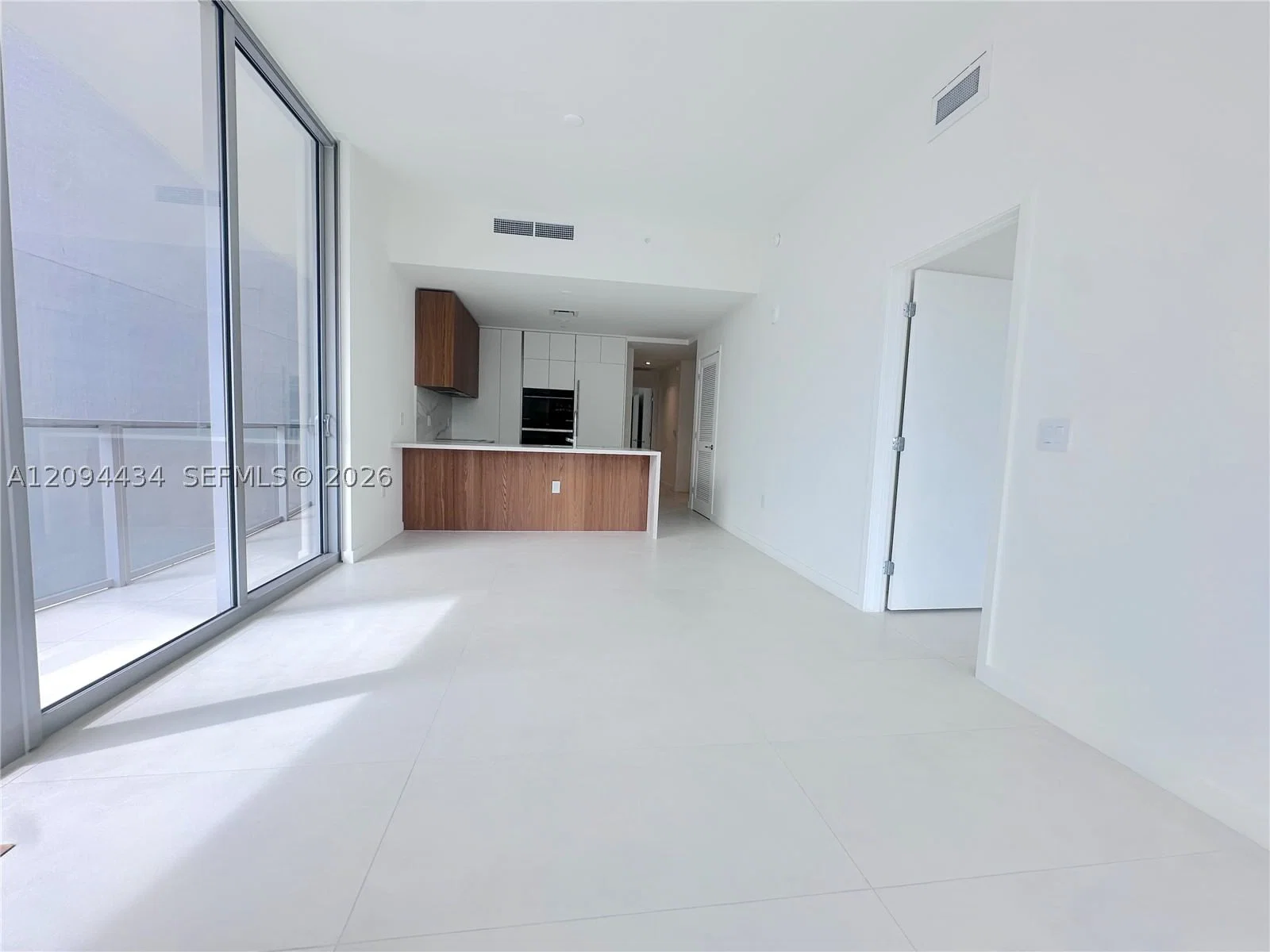 2-bedroom Condo — 1400 Biscayne Blvd #402, Miami, FL 33132