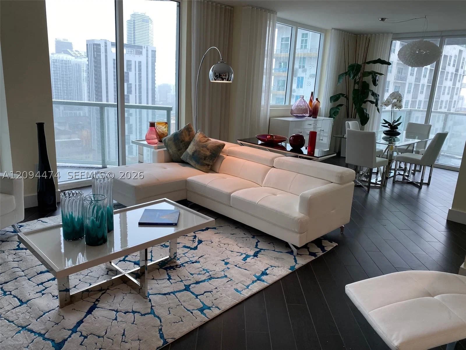 2-bedroom Condo — 253 2nd St #3408, Miami, FL 33132