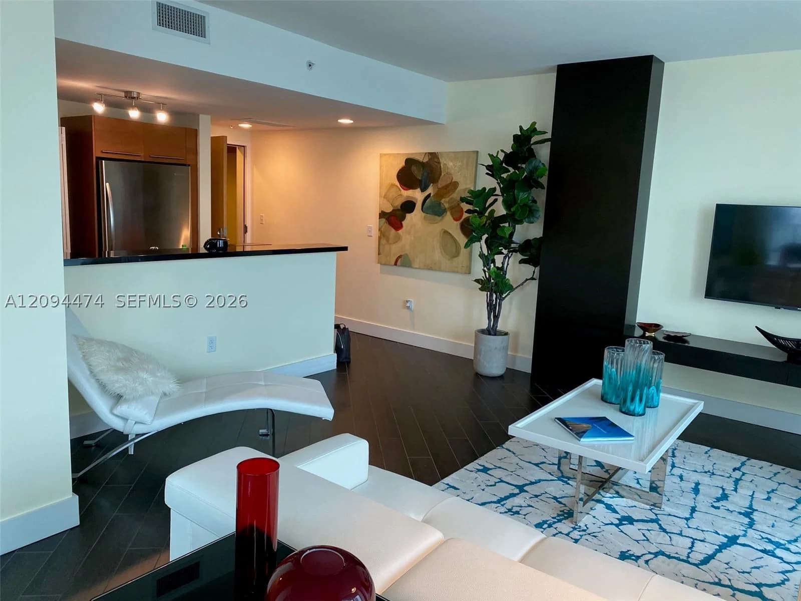 2-bedroom Condo — 253 2nd St #3408, Miami, FL 33132
