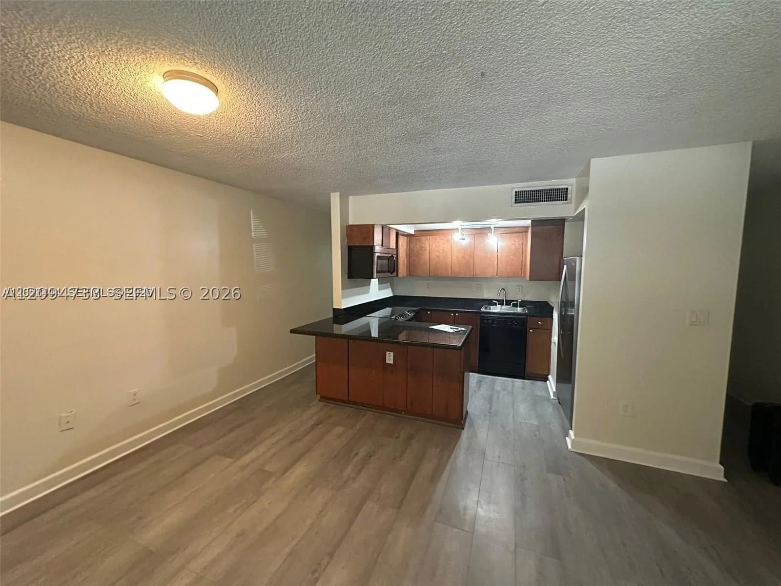 1-bedroom Condo — 950 11th St #1C, Miami, FL 33136