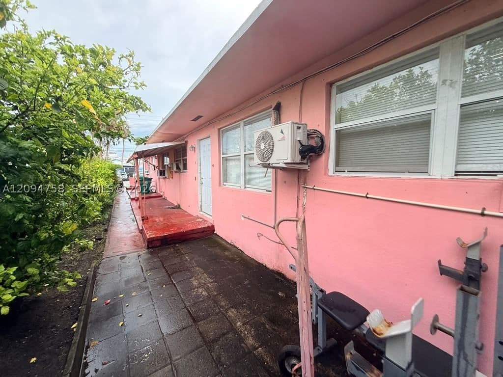 2-bedroom Property — 3070 20th St #2, Miami, FL 33142