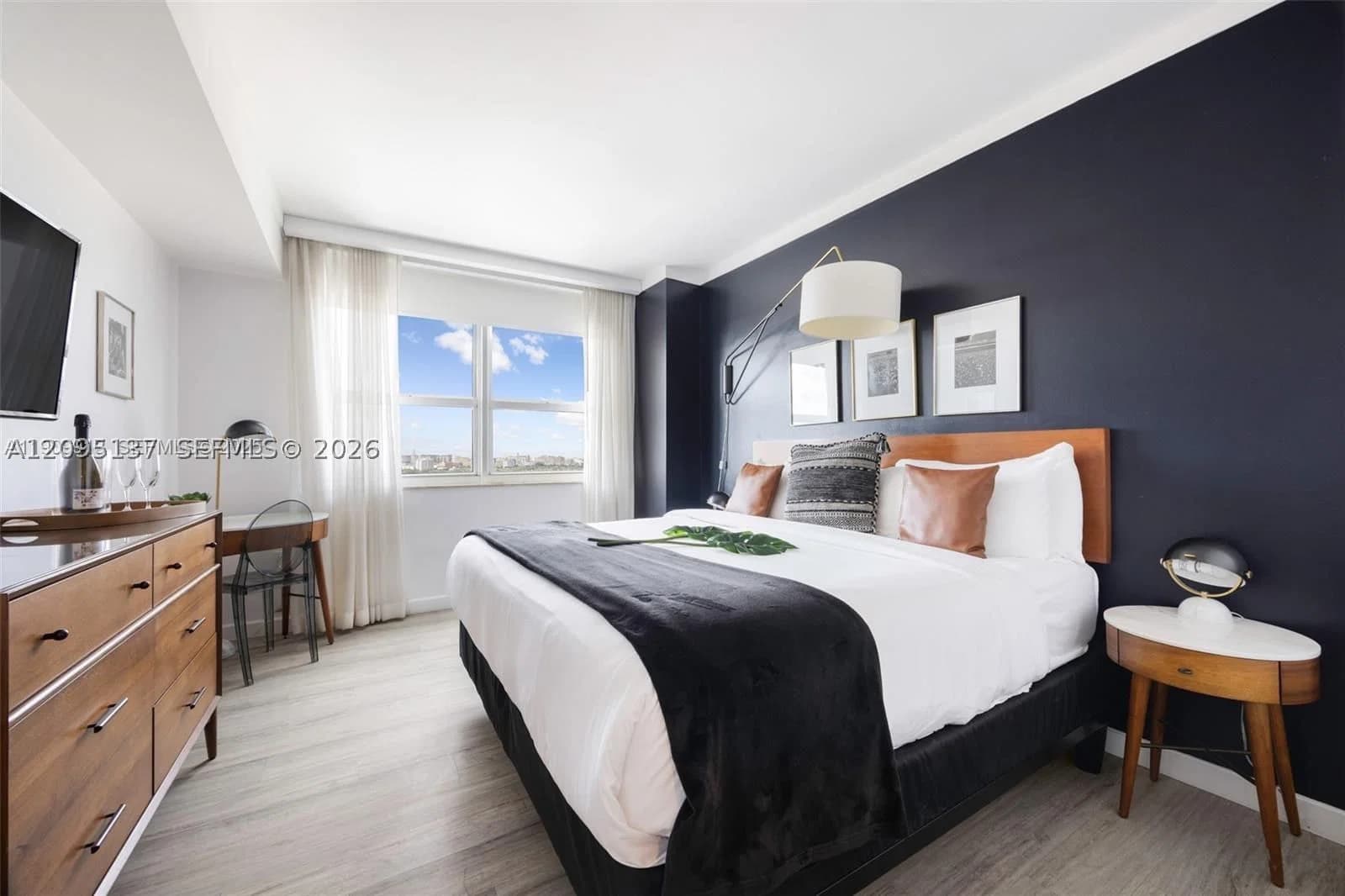 1+1 Condo — 2889 Mcfarlane Rd #1512, Miami, FL 33133