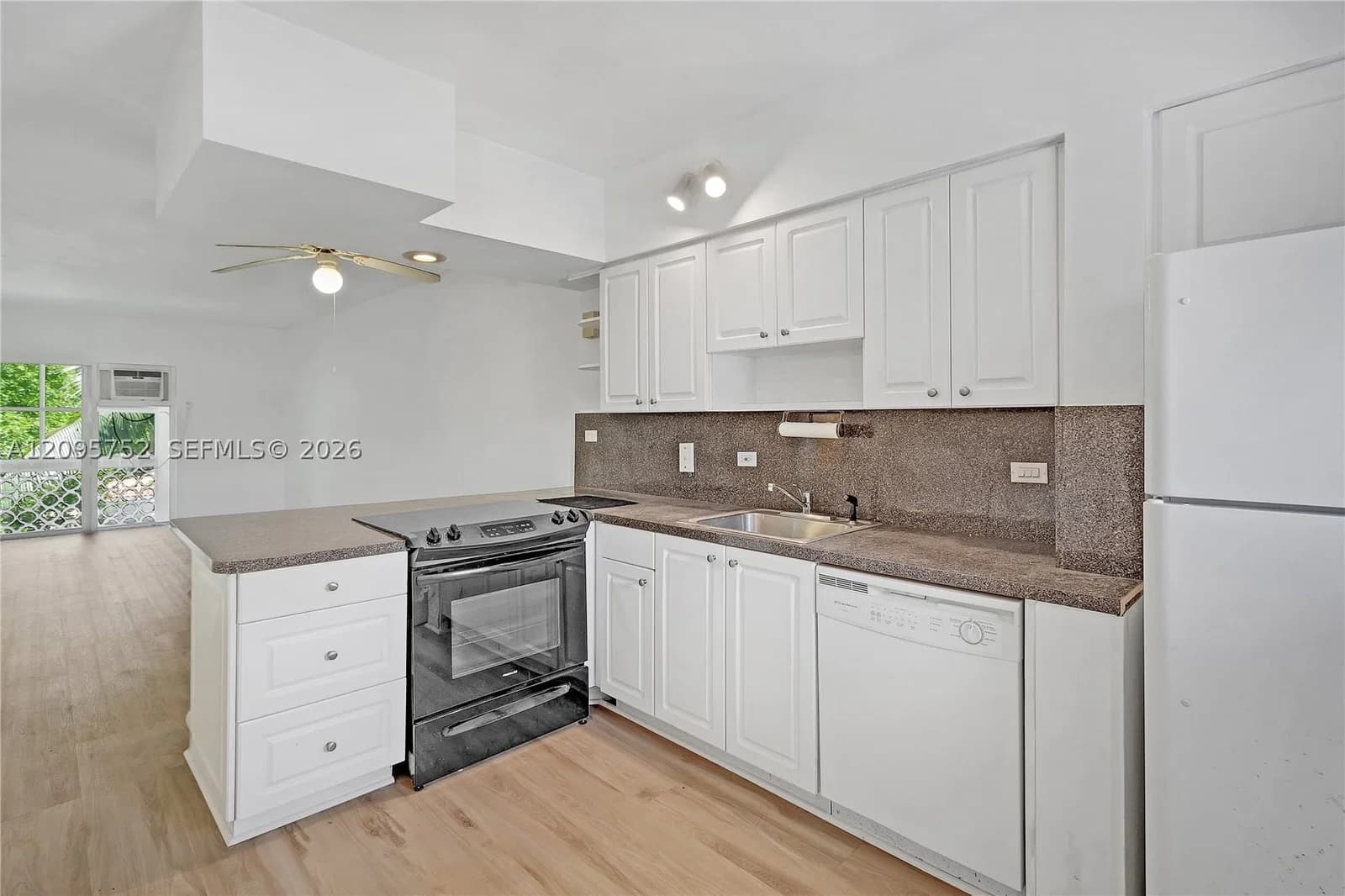 2+1 Condo — 6580 Santona St #A37, Coral Gables, FL 33146