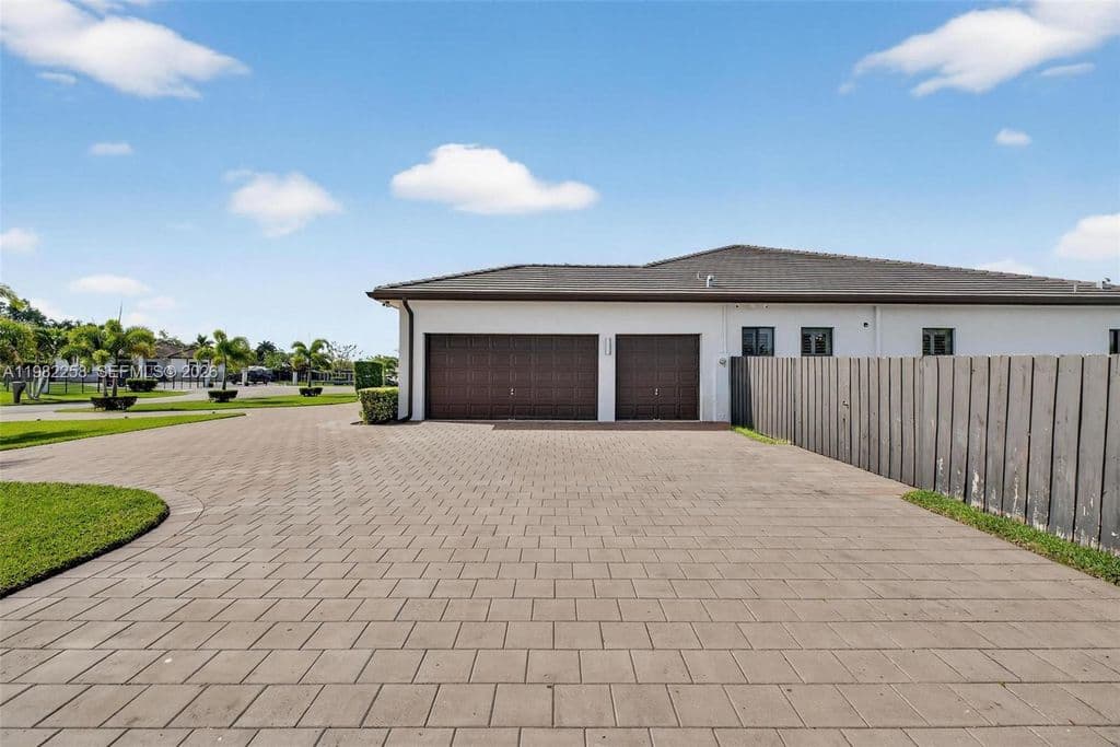 5+1 Müstakil ev — 28004 SW 169th Ct