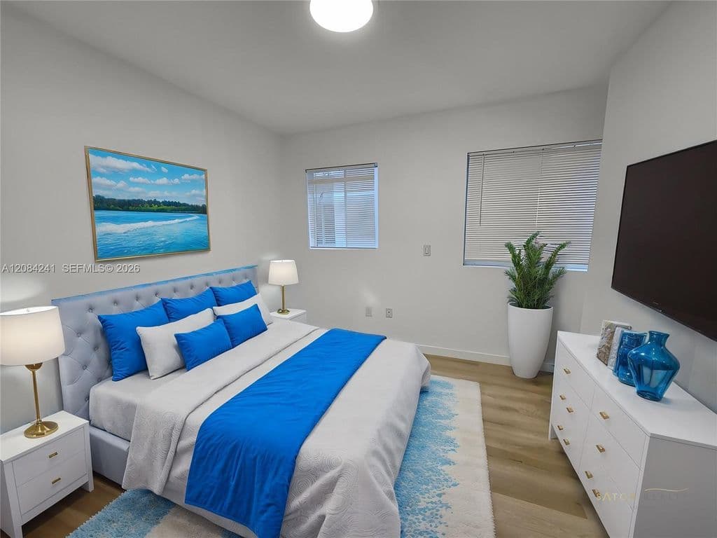 1-bedroom Condo — 557 Michigan Ave #211