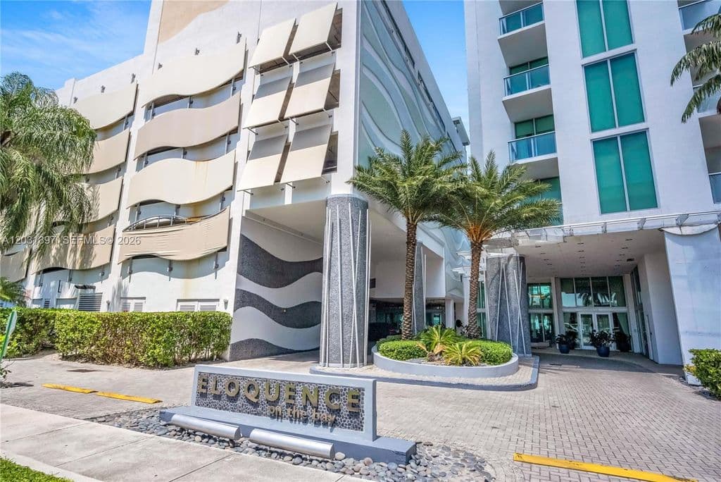 4-bedroom Condo — 7928 East Dr APT 1804