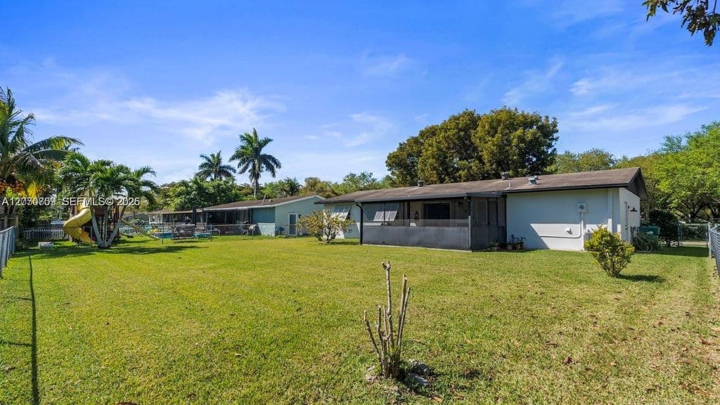 3+1 Müstakil ev — 18225 SW 94th Ave