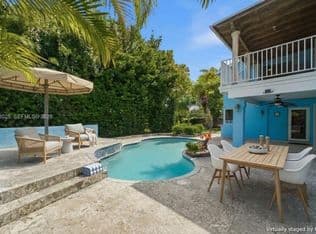 4+1 Müstakil ev — 12765 SW 110th Ter, Miami, 33186