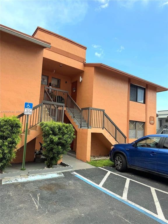 2-bedroom Condo — 6365 W 27th Ct #248