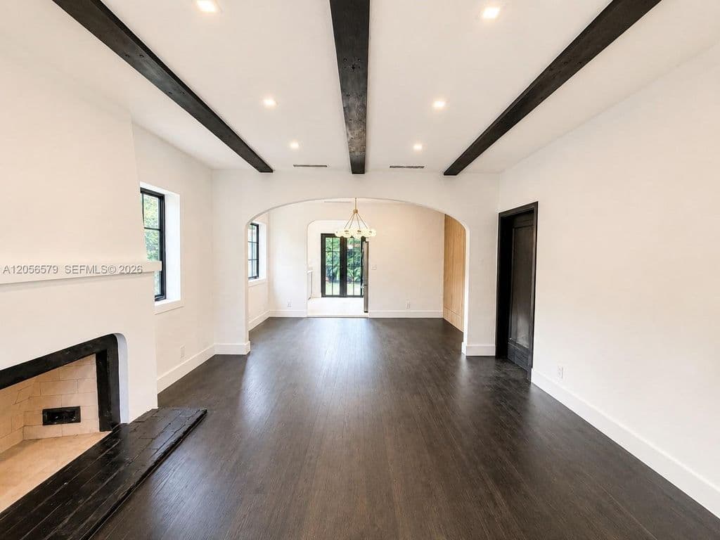 2-bedroom Single-Family Home — 1213 Aguila Ave