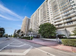 2+1 Condo — 5701 Collins Ave APT 1415, Miami Beach, 33140