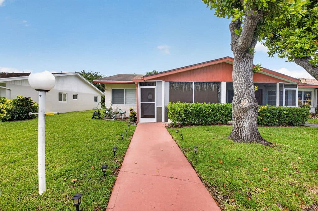 2+1 Müstakil ev — 14232 Campanelli Drive