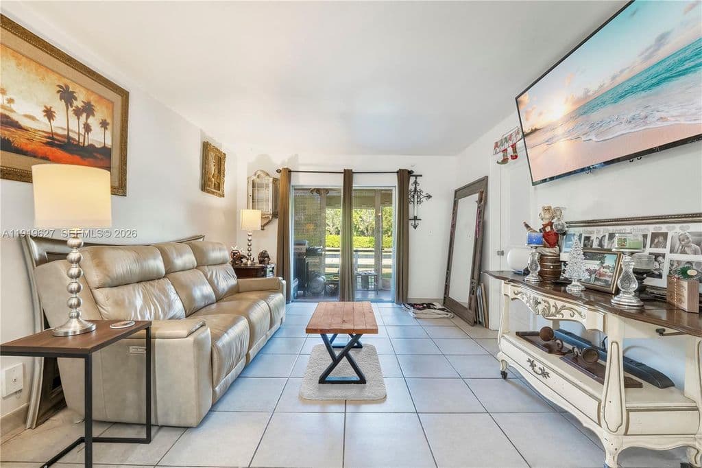 2-bedroom Condo — 8901 NW 38th Dr APT 106