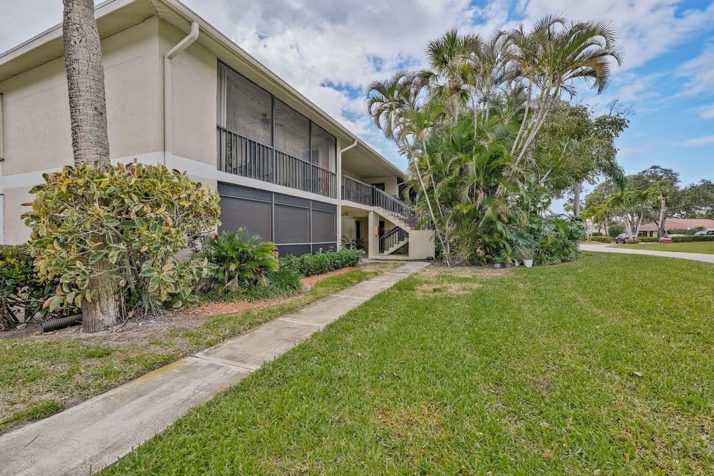 2-bedroom Condo — 6544 Chasewood Drive #H