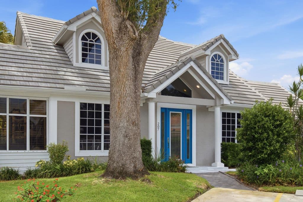 2-bedroom Property — 207 Woodsmuir Court