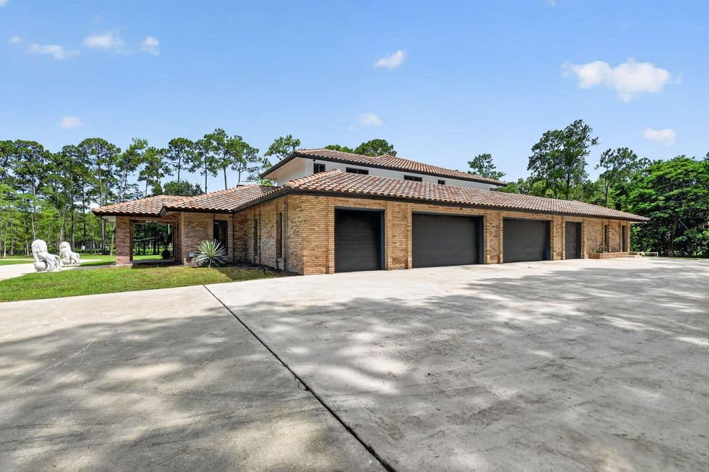 5-bedroom Single-Family Home — 14780 Draft Horse Lane