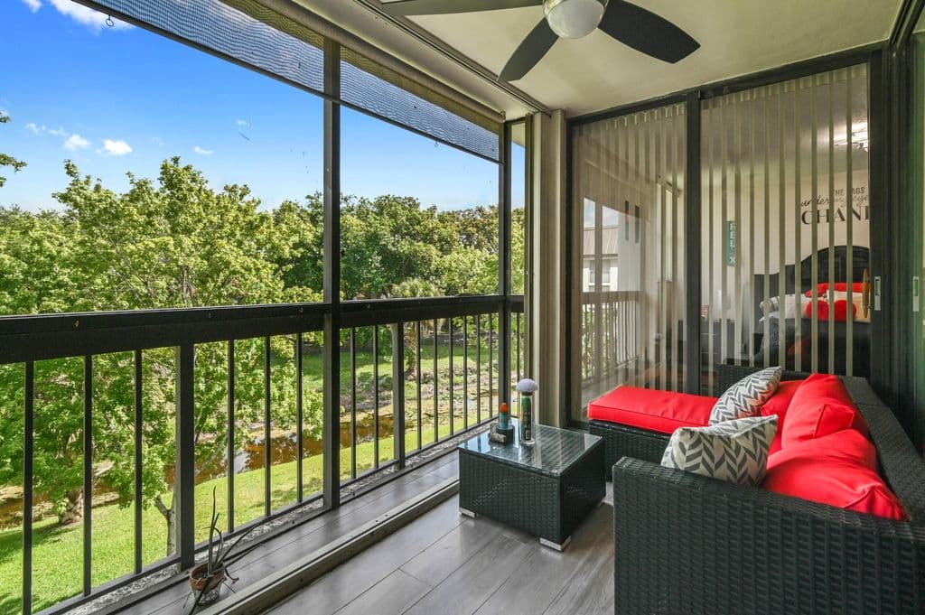 2+1 Condo — 8441 Forest Hills Drive #306