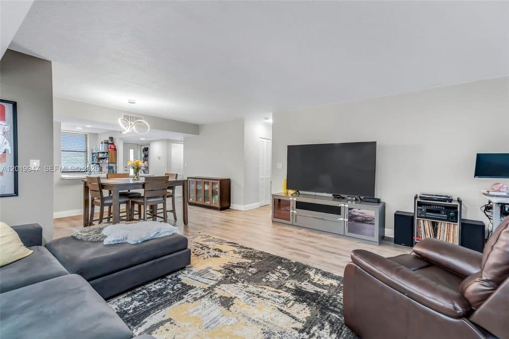 2-bedroom Condo — 2768 Carambola Cir S APT 401