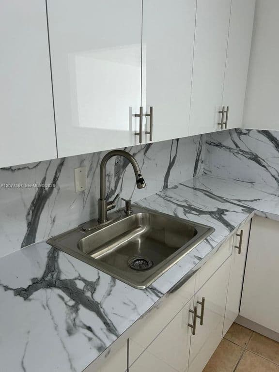 2+1 Condo — 15201 NE 6th Ave APT C302