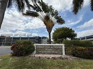 2+1 Condo — 7797 Golf Circle Dr APT 102, Margate, 33063