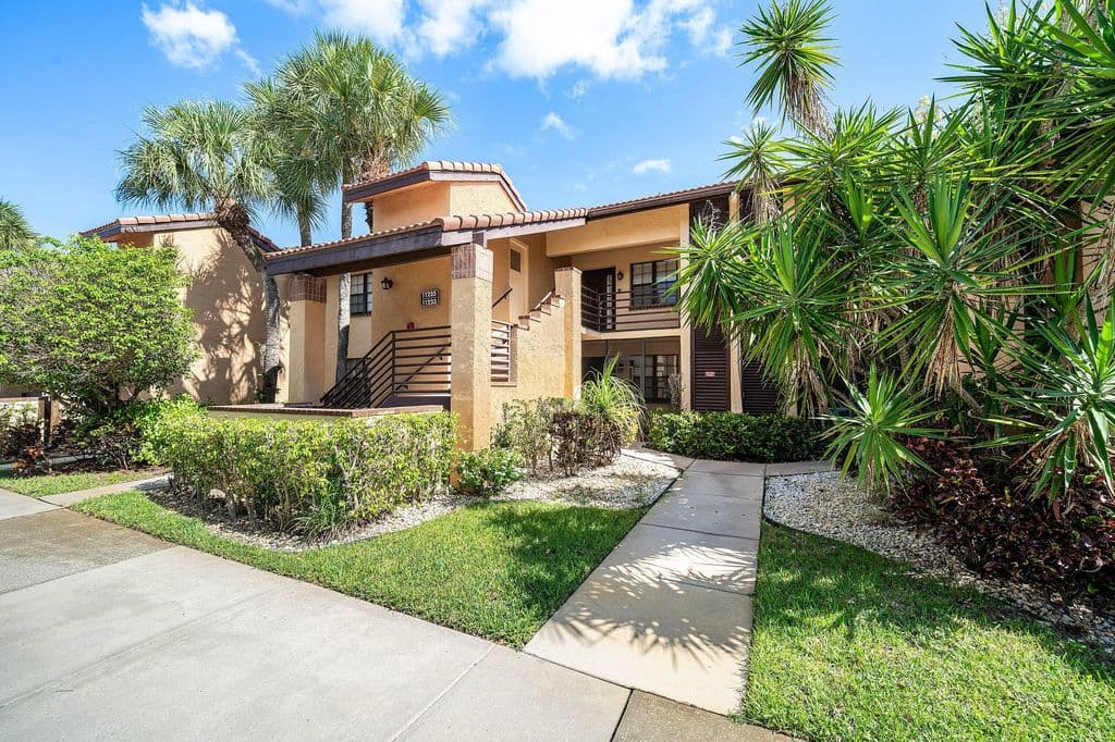 2+1 Condo — 11223 Aspen Glen Drive