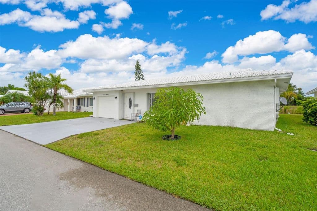 4-bedroom Single-Family Home — 7500 NW 66th Ter