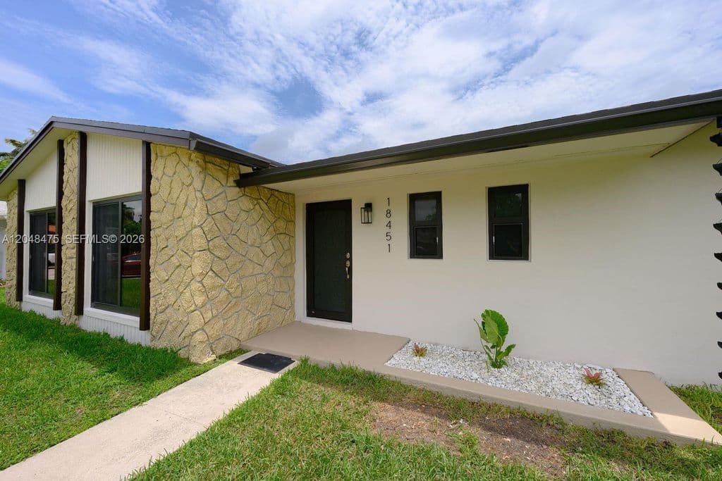 4+1 Müstakil ev — 18451 SW 90th Ave